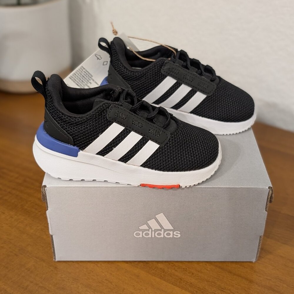 Adidas Racer T21I Kids Size 6K – New in Box Black Sneakers with Comfort Fit